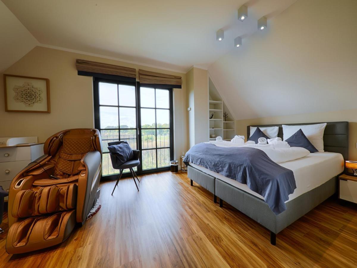Reetland Am Meer - Premium Reetdachvilla Mit 3 Schlafzimmern, Sauna, Kamin Und Massagesessel F05 Dranske Exterior foto